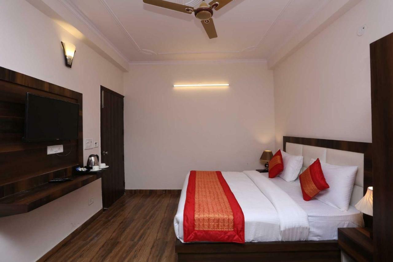 Hotel Sanca International Нью-Дели Экстерьер фото